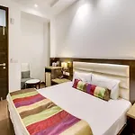 Hotel Chanchal Continental - 02 Mins From New Delhi Railway Station