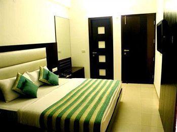 Chanchal Continental - 02 Mins From Railway Station New Delhi