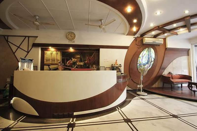 Chanchal Continental - 02 Mins From Railway Station Hotel 3*