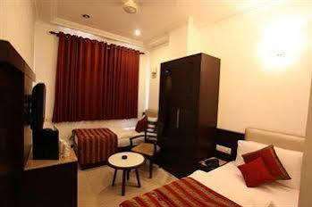 Chanchal Continental - Centre Hotel